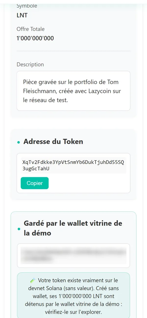 La suite du rapport : l’adresse du token avec un bouton Copier, puis l’encadré « Gardé par le wallet vitrine de la démo », dont l’adresse est floutée, et une note : le token existe vraiment sur le devnet, sans valeur.